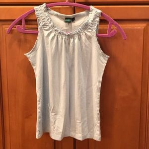 Girl’s sleeveless T shirt.